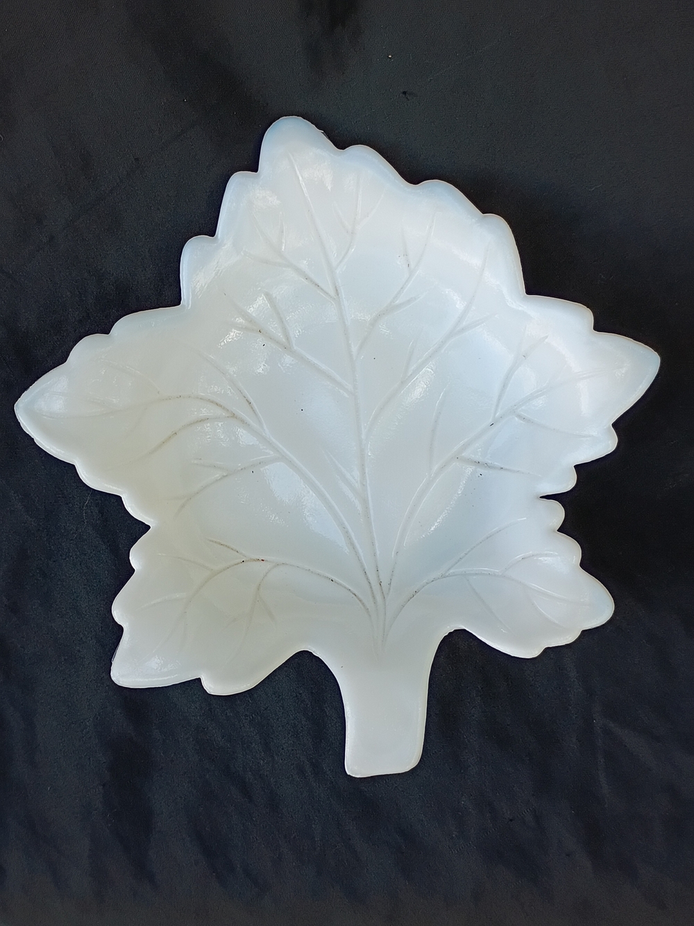 Vintage 6" Westmoreland Milk Glass Maple Leaf Dish